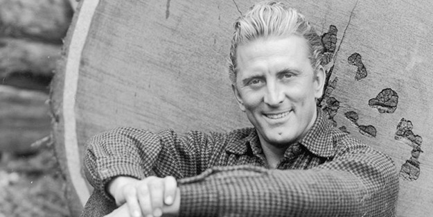 Oğlu duyurdu! Hollywood tarihine damga vuran ünlü oyuncu 103 yaşında hayatını kaybetti