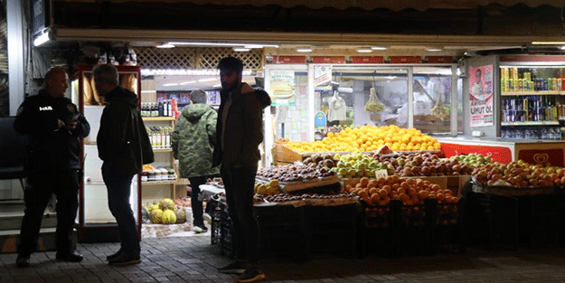 Oğlu tarafından bıçaklanan kadın yaralı halde markete sığındı