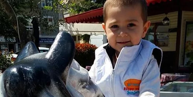 Oğlunu boğduğunu itiraf eden baba hakim karşısında