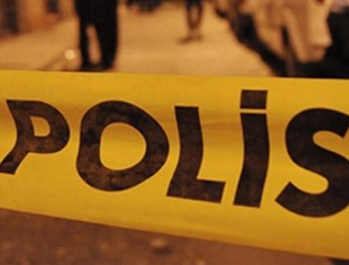 Oğlunu defalarca bıçakladı