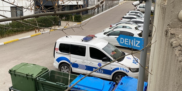 Oğlunu tabanca ile korkutmak isterken yanlışlıkla vurdu! Anne gözaltında...
