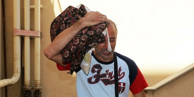 Oğlunun cenazesine yastık ve minderle geldi!