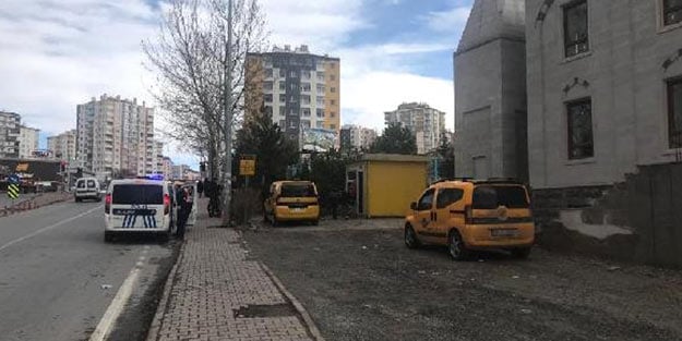 Oğlunun işten çıkarılmasına sinirlenen baba, dehşet saçtı