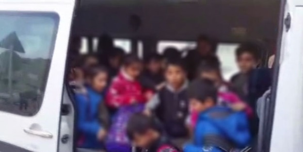 Öğrenci servisi değil, adeta otobüs!