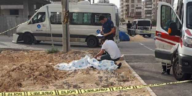 Öğrenci servisi ile çarpışan motosiklet sürücüsü feci şekilde can verdi!