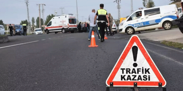 Öğrenci servisi kamyonla çarpıştı: 14 yaralı