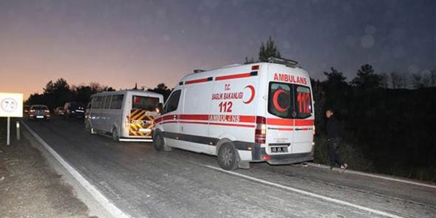 Öğrenci servisi otomobil ile çarpıştı: 8 yaralı