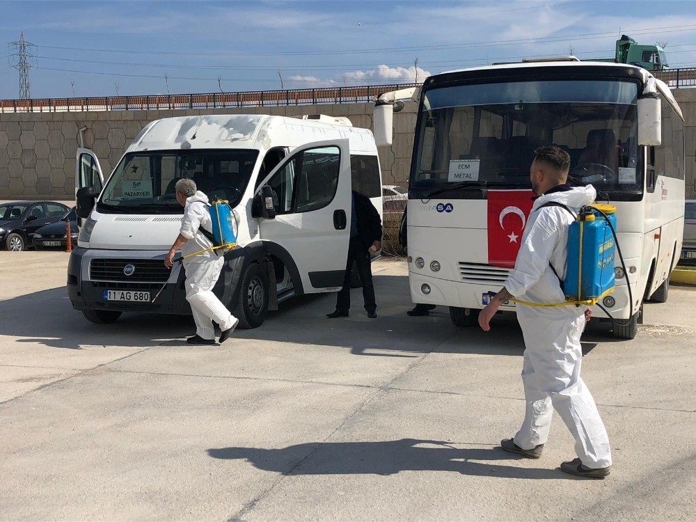Öğrenci ve işçi servisi yapan şirket 50 aracını korona virüsüne karşı dezenfekte ettirdi 