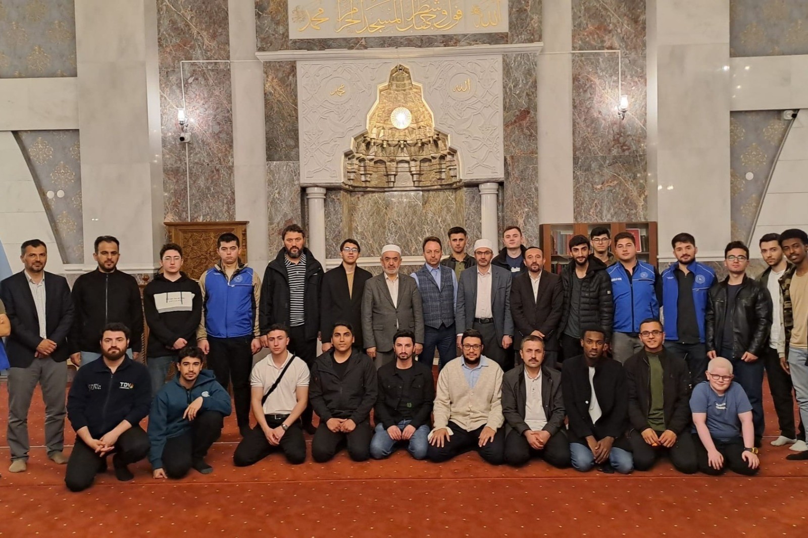 Öğrenciler, 28 ilde İstanbul’un fethi ve özgür Kudüs için sabah namazında buluştu