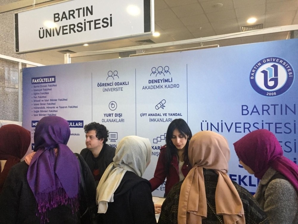 Öğrenciler Bartın Üniversitesini tanıttı 