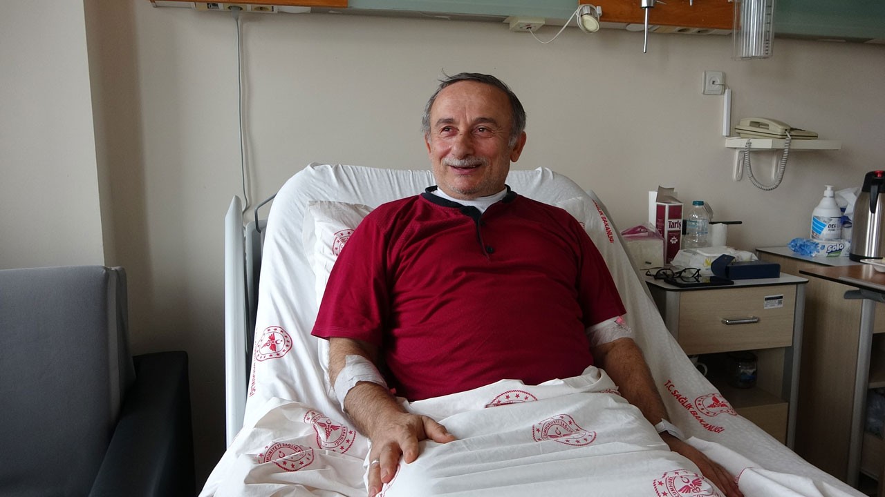 Öğrenciler hastane önünde toplandı! Hababam Sınıfı filmi gerçek oldu