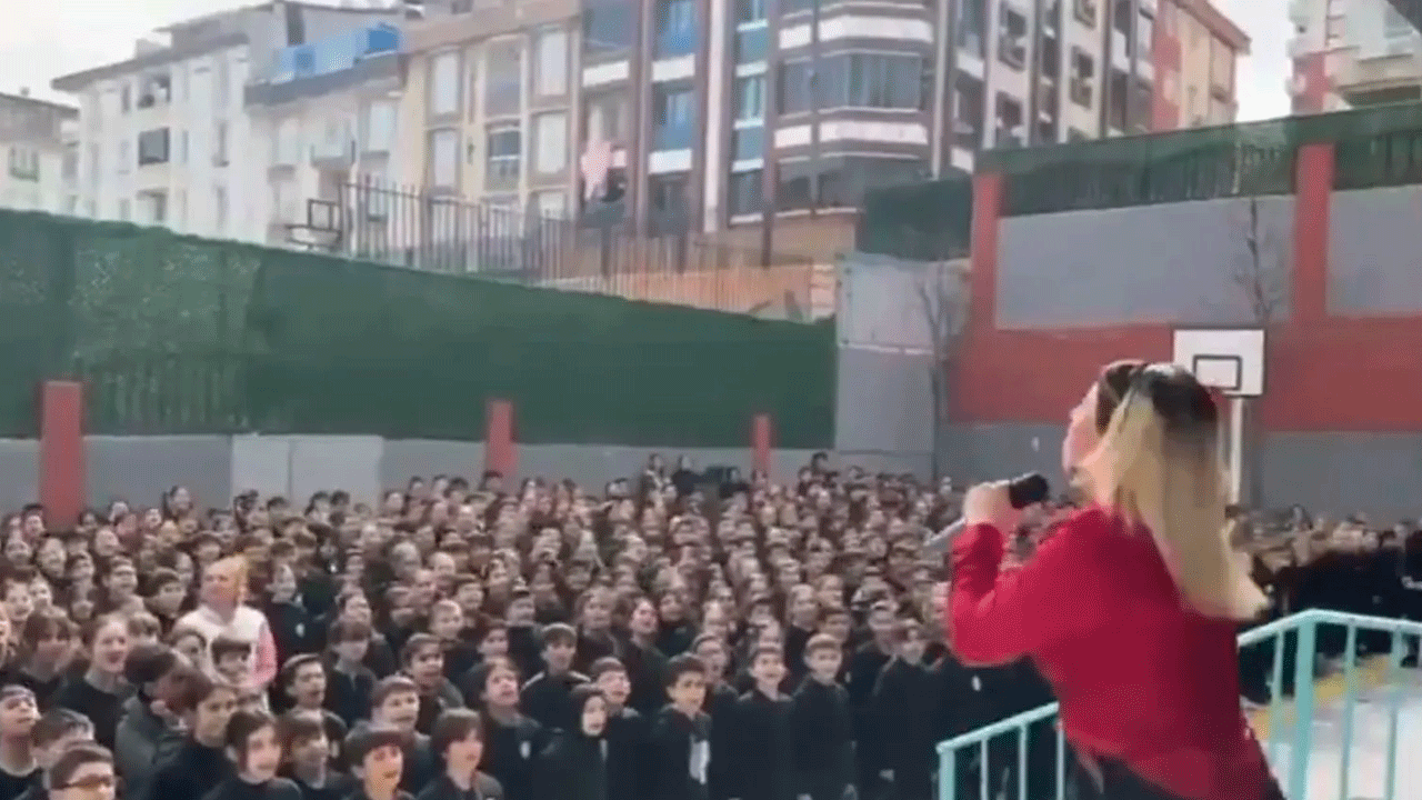 Öğrenciler ilahi okudu, Vali paylaştı, Cumhuriyet yazarı kudurdu! Zülal Kalkandelen laiklik atağı geçirdi