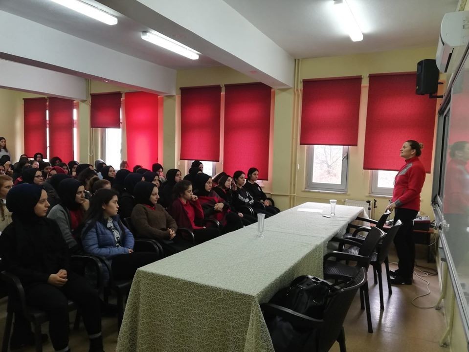 Öğrenciler ilik ve kan bağışının önemi öğrendiler 