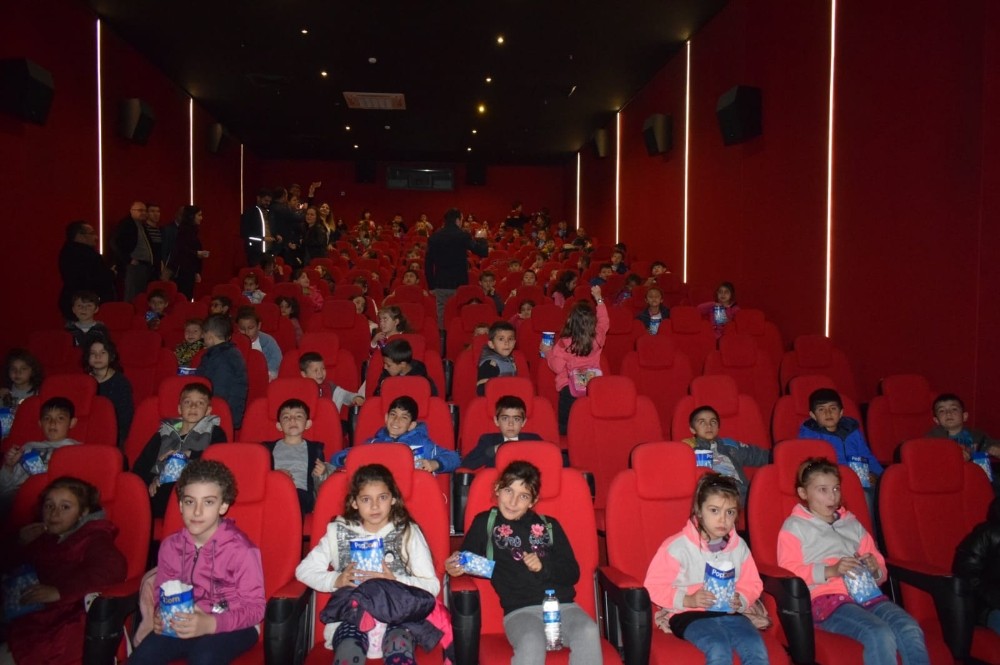 Öğrenciler ilk kez sinema ile buluştu 