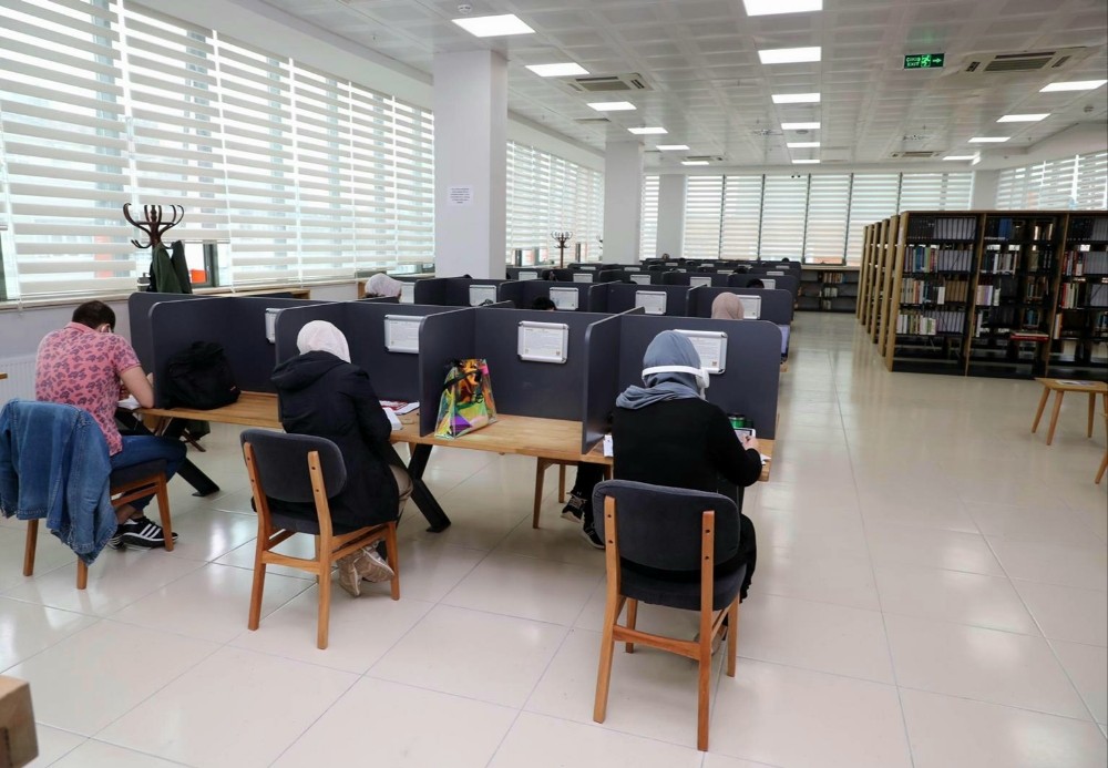 Öğrenciler kıraathanelerine kavuştu 