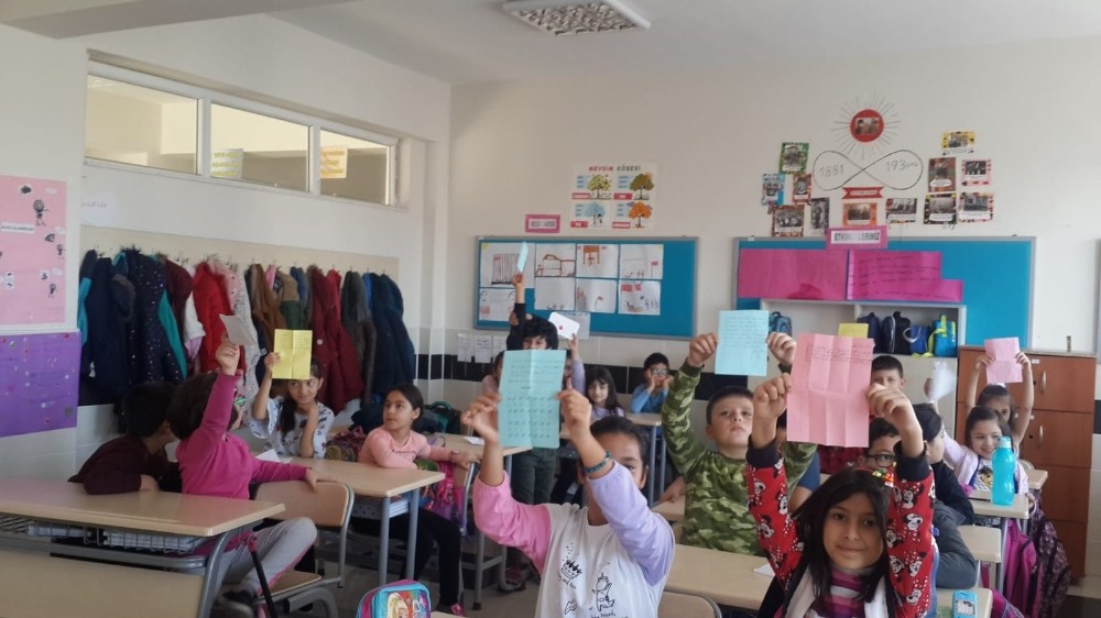 Öğrenciler korona virüse karşı suyun önemini anlattılar 