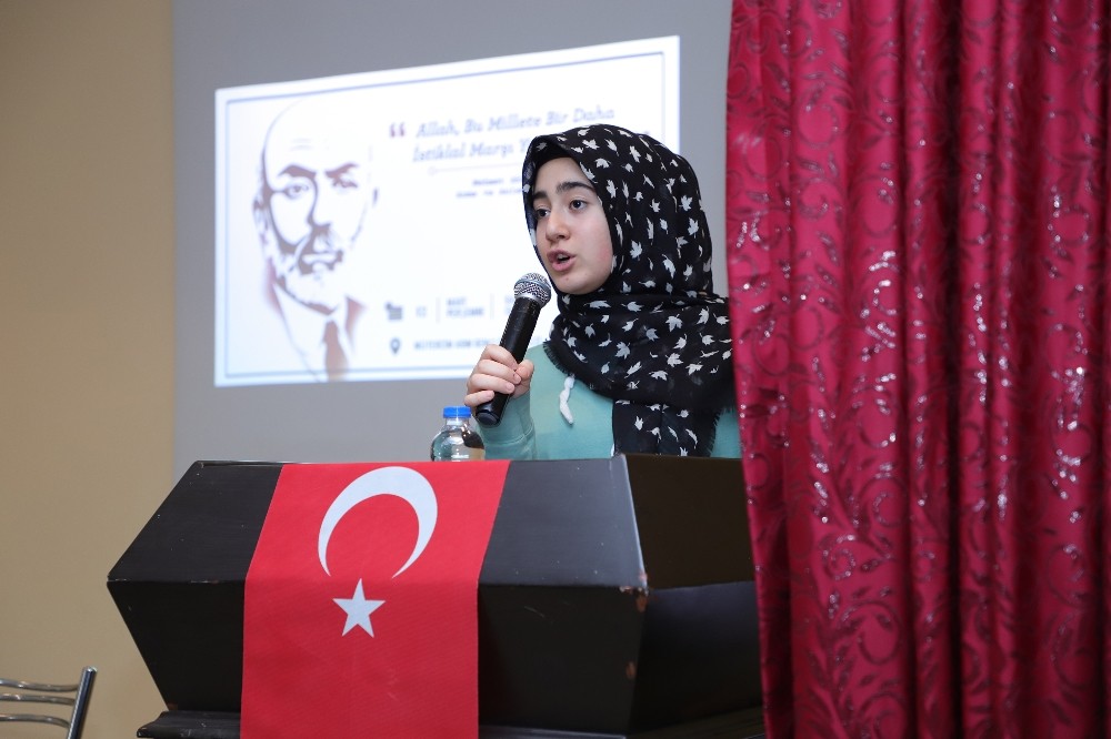 Öğrenciler, Mehmet Akif’i unutmadı 