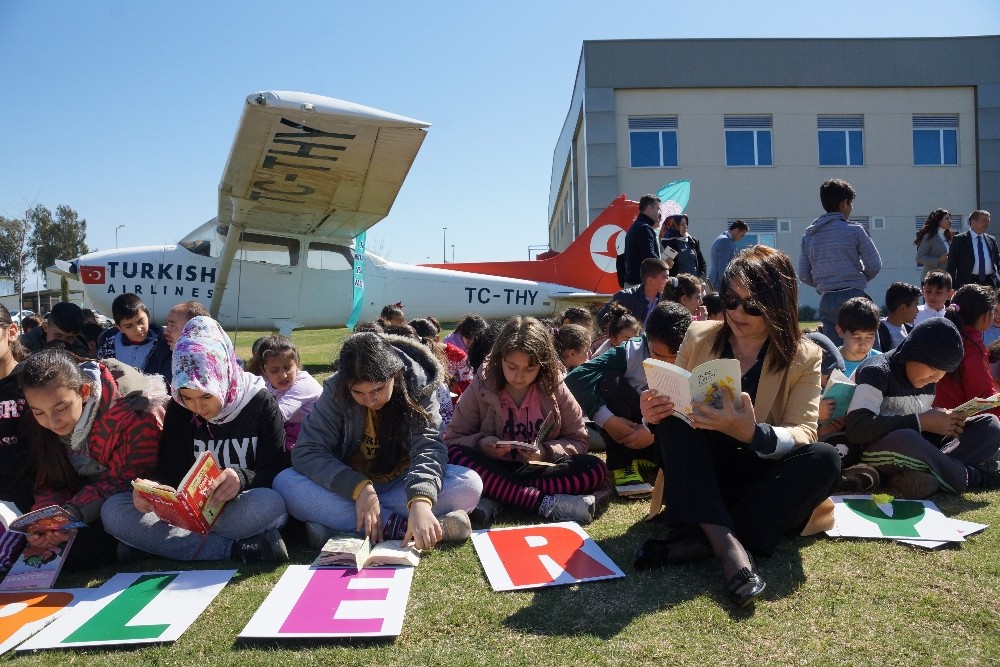 Öğrenciler önce kitap okudu, sonra uçak kullandı 