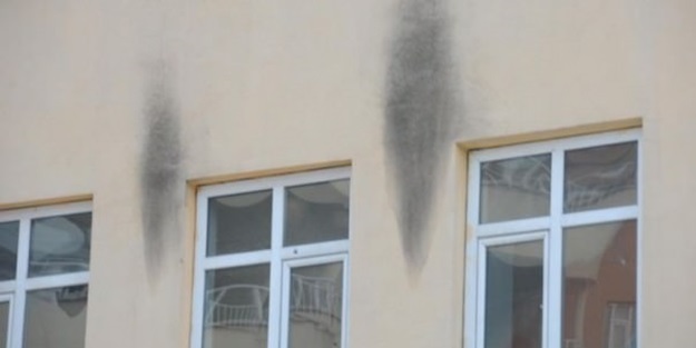 Öğrenciler sınıftayken molotof attılar!