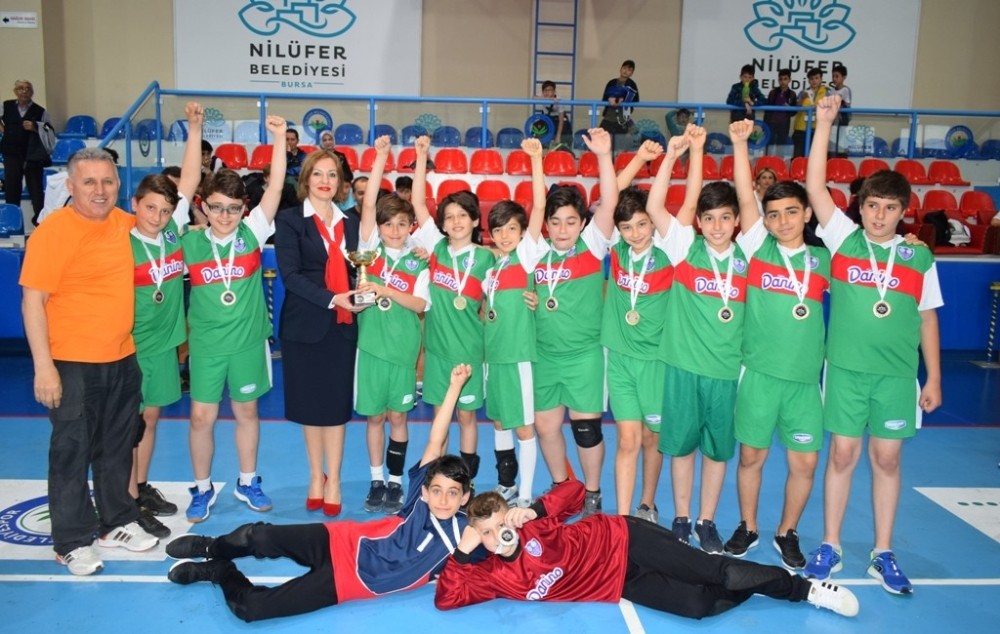 Öğrenciler sporla dolu günler geçiriyor 