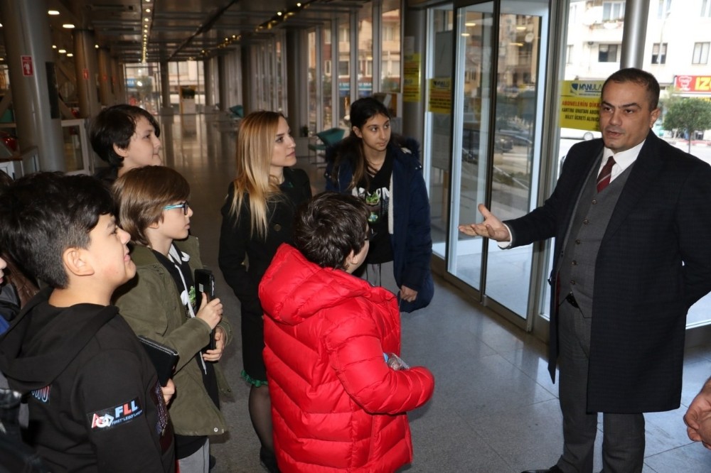 Öğrenciler tam otomasyonlu otoparkı inceledi 