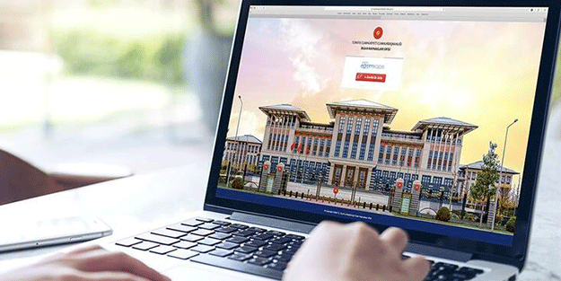 Öğrenciler uzaktan eğitim esnasında şok oldu!