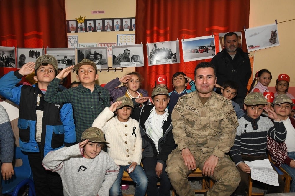 Öğrencilerden Bahçesaray şehitleri için resim sergisi 