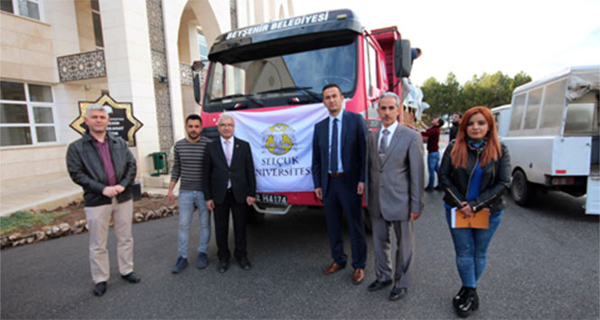 Öğrencilerden Türkmenlere yardım