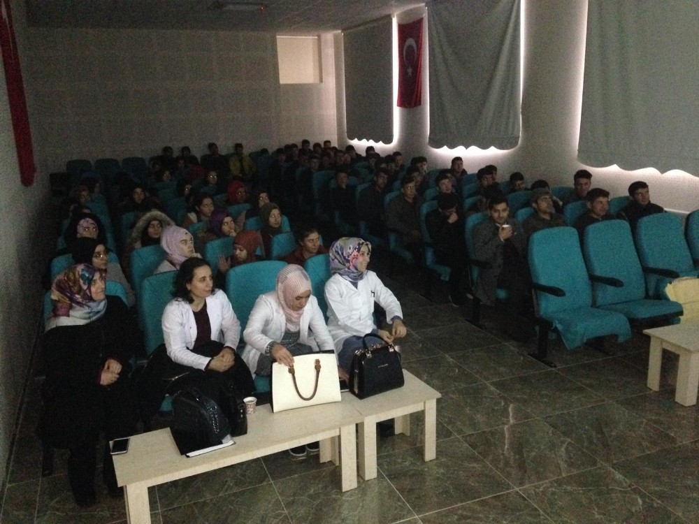 Öğrencilere başarı ve motivasyon semineri verildi 