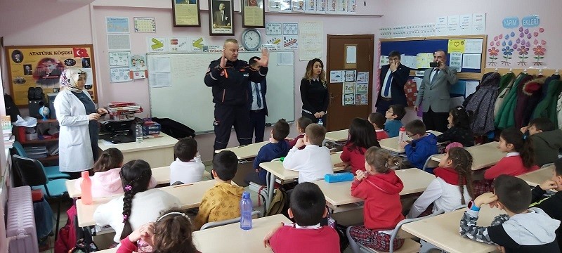 Öğrencilere bina güvenliği hakkında bilgilendirme yapıldı 