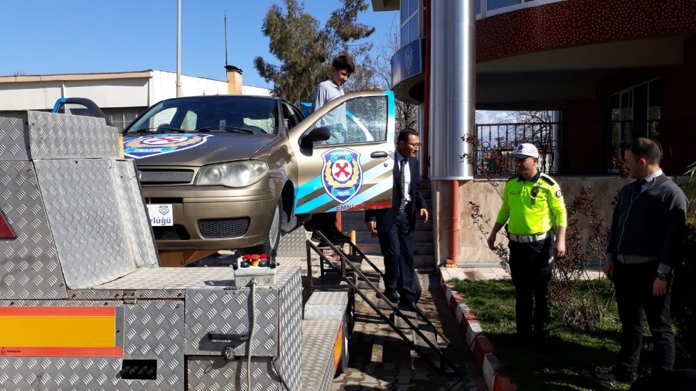 Öğrencilere emniyet kemerinin önemi anlatıldı 