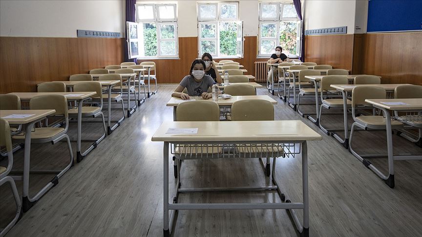 Öğrencilere sınav öncesi maskeyle test çözün tavsiyesi