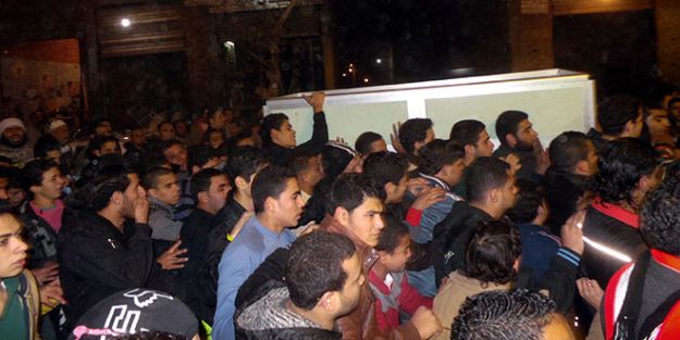 Öğrencilere kanlı müdahale