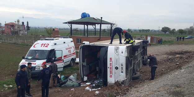 Öğrencileri taşıyan otobüs devrildi: Yaralılar var