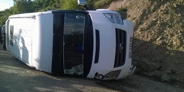 Öğrenci servisi devrildi: Çok sayıda yaralı var