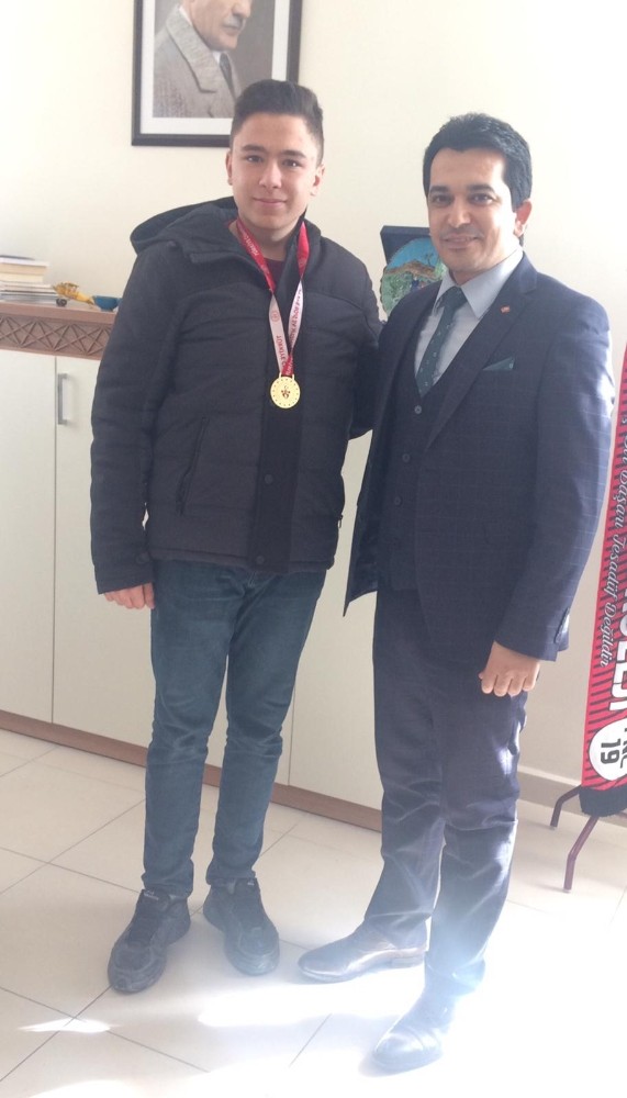 Öğrencilerin Bilek Güreşi ve Taekwondo başarısı 