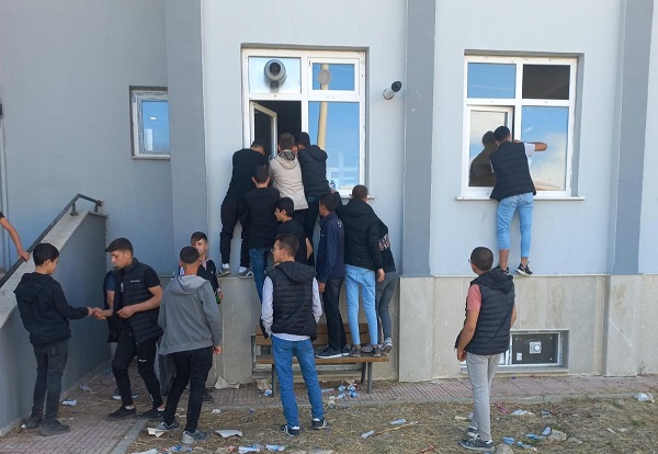 Öğrencilerin çilesi bitmiyor! Kantin sorununa garip çözüm