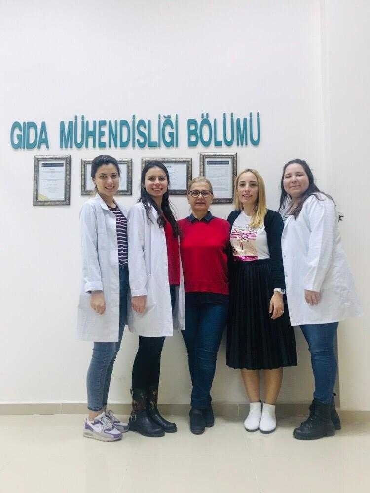 Öğrencilerin ’Glutensiz et ürünleri’ üretimine TÜBİTAK’tan destek 