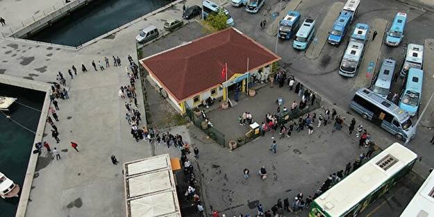 Öğrencilerin İETT çilesi böyle görüntülendi