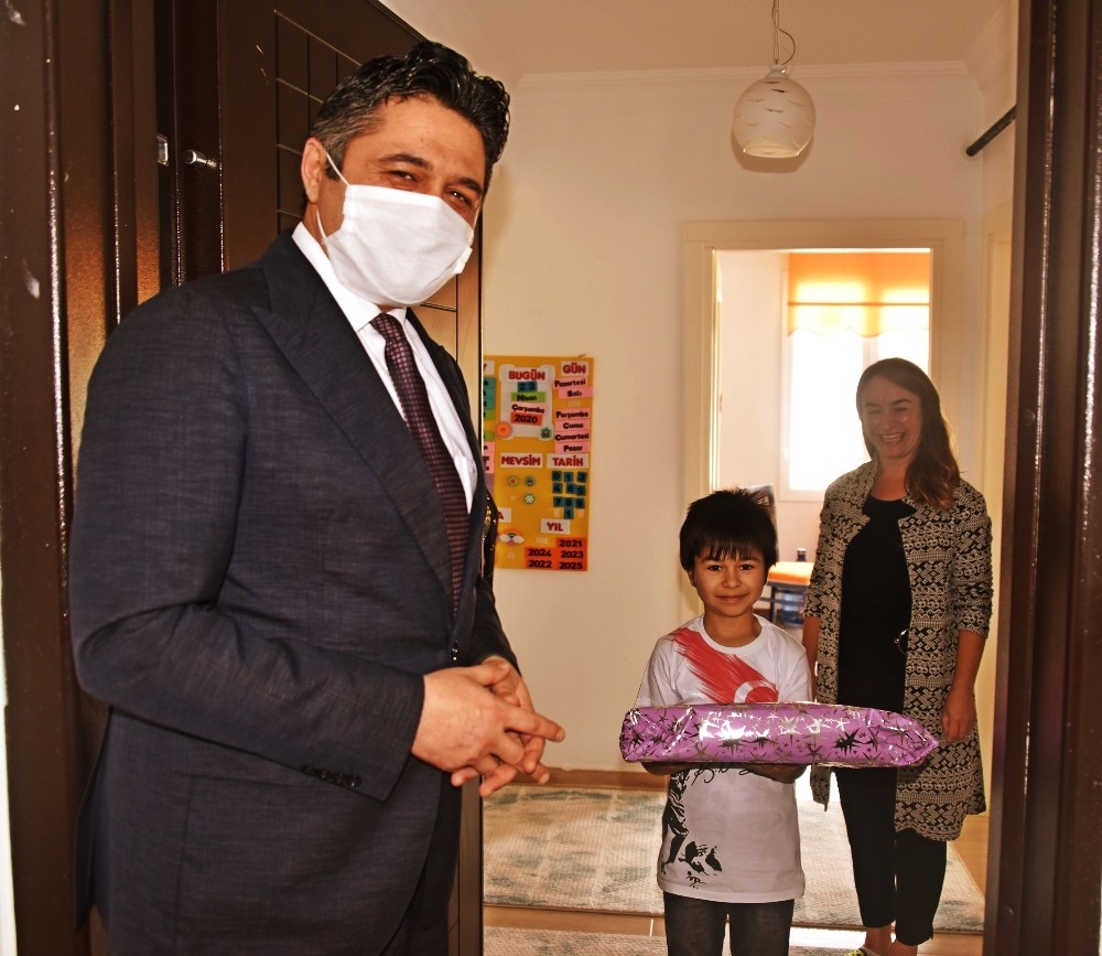 Öğrencilerin ödülleri Başkan Acar’dan 