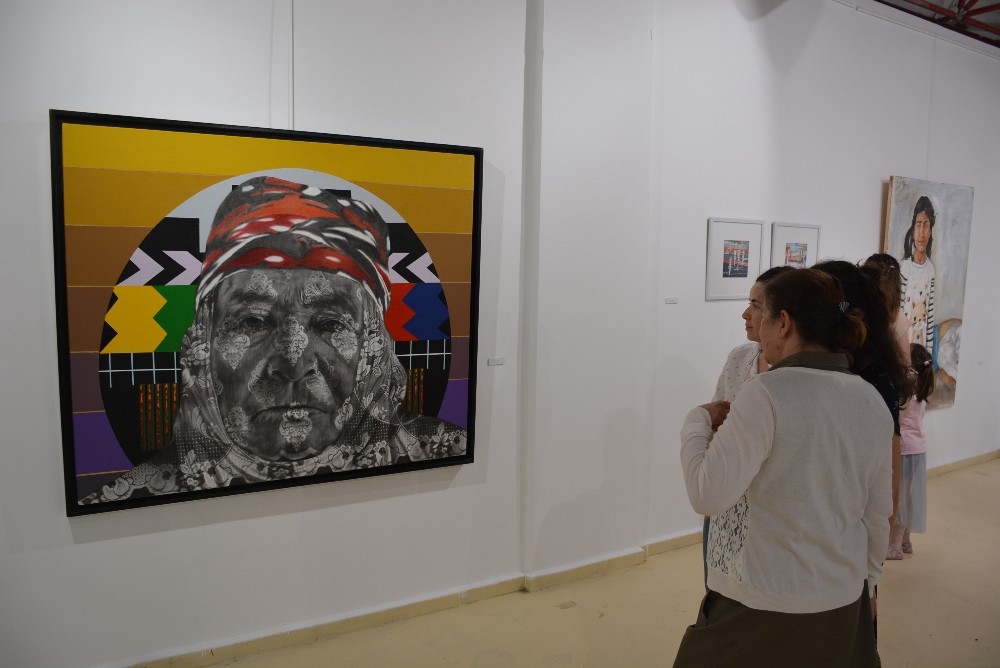 Öğrencilerinin eserleri sanat severlerle buluşuyor 