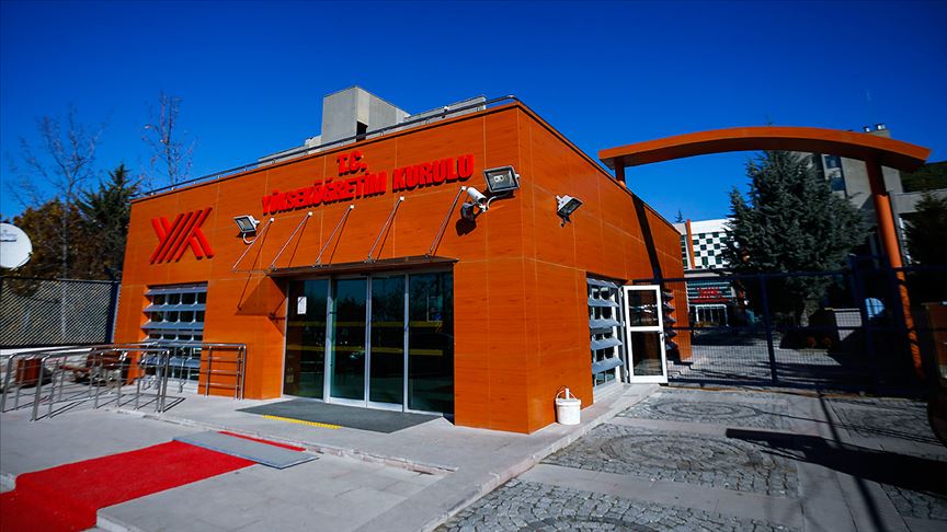 Öğretim görevlisi atamalarına 'tezli yüksek lisans' şartı getirildi