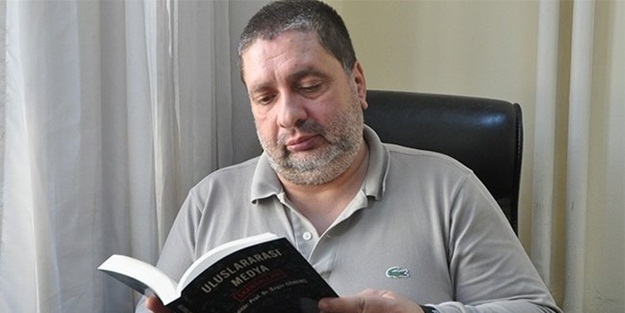 Öğretim Üyesi'nden skandal! Ders notu adı altında AK Parti'yi ve gazetecileri hedef aldı