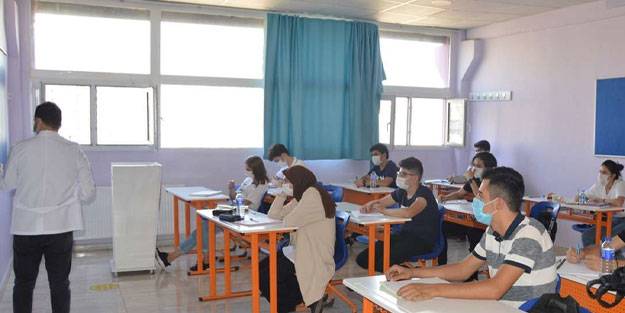 Öğretmen maaşları ne kadar oldu? Öğretmenlere ne kadar zam yapılacak? Öğretmenlik kanunu ne zaman yasalaşacak?