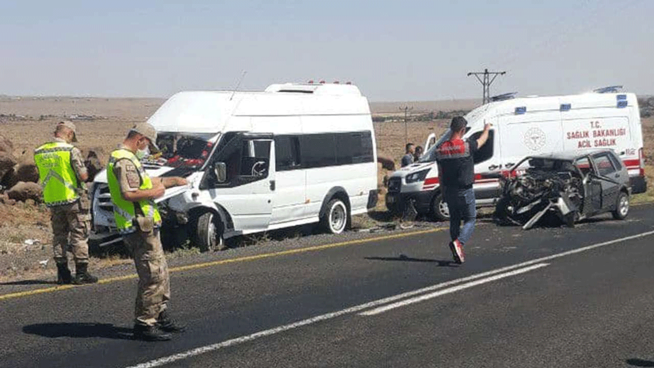 Öğretmen servisi kaza yaptı! Buzlanma faciaya neden oluyordu