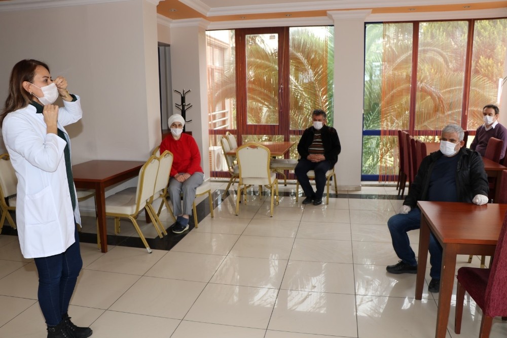 Öğretmenevi çalışanlarına Büyükşehir’den hijyen eğitimi 