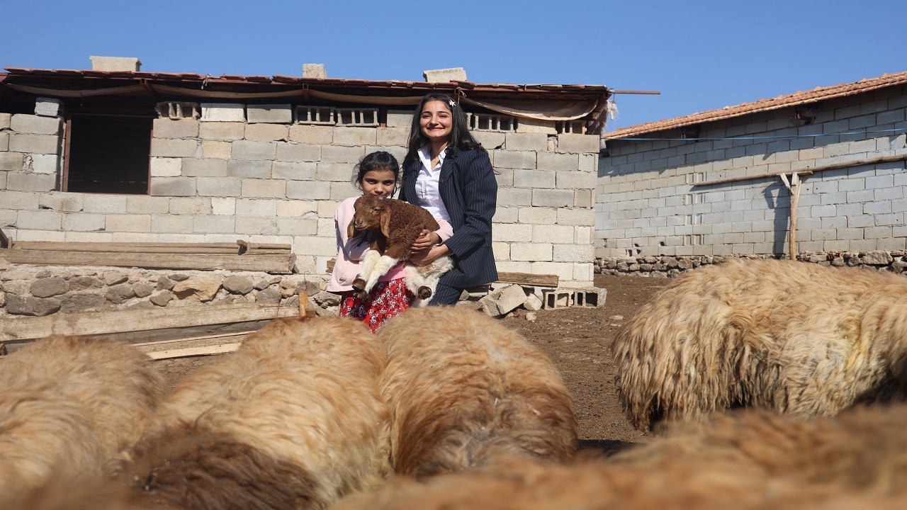 Öğretmenin verdiği ödevler herkesi şaşırtıyor! Bu öğrencilerin 10 parmağında 10 marifet var