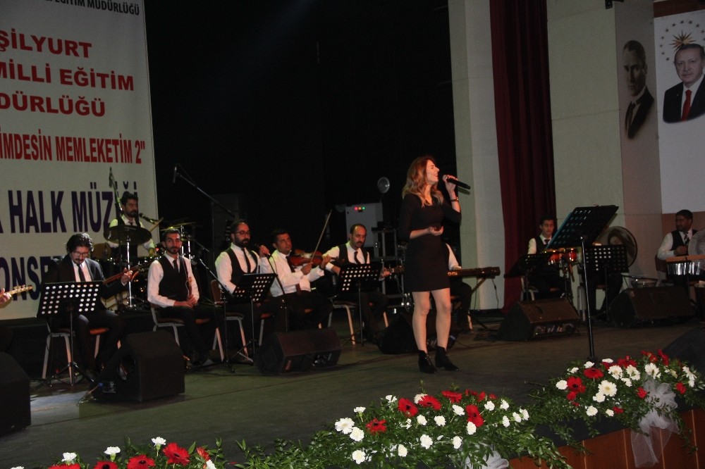Öğretmenler Korosu konseri ilgi gördü 