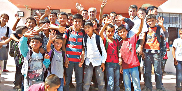 Öğretmenler okullarını onardı