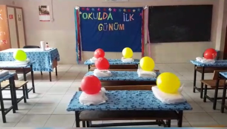 Öğretmenler okulu öğrencilere kendi elleriyle hazırladı 